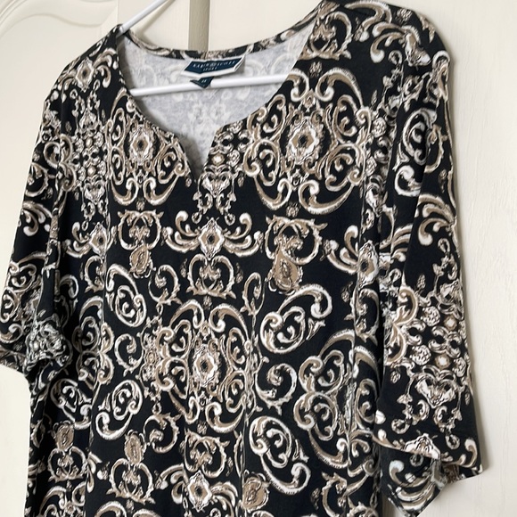 Black dress with tan and white design - Picture 4 of 7